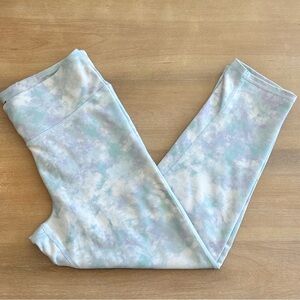 GapFit Regular Capri Length Tie Dye Pastel Workout Leggings, Small